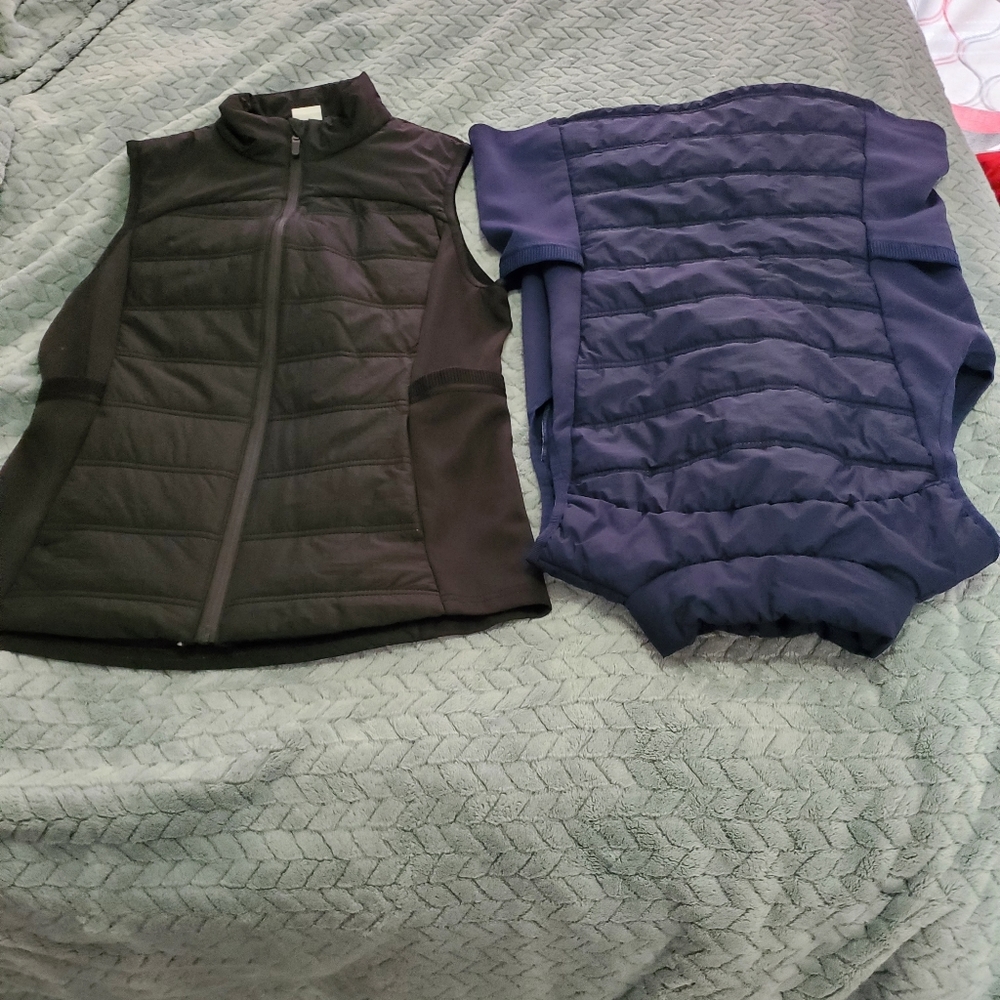 2 vests.
